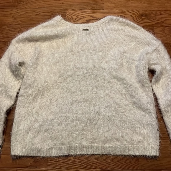 Ladies Billabong Fuzzy soft cream colored Aztec Tribal Print Sweater M - Picture 7 of 9